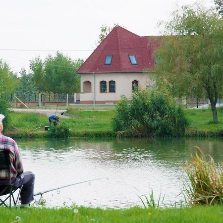 Tiszavilág Pihenőház Hotel Tiszakécske Exterior foto