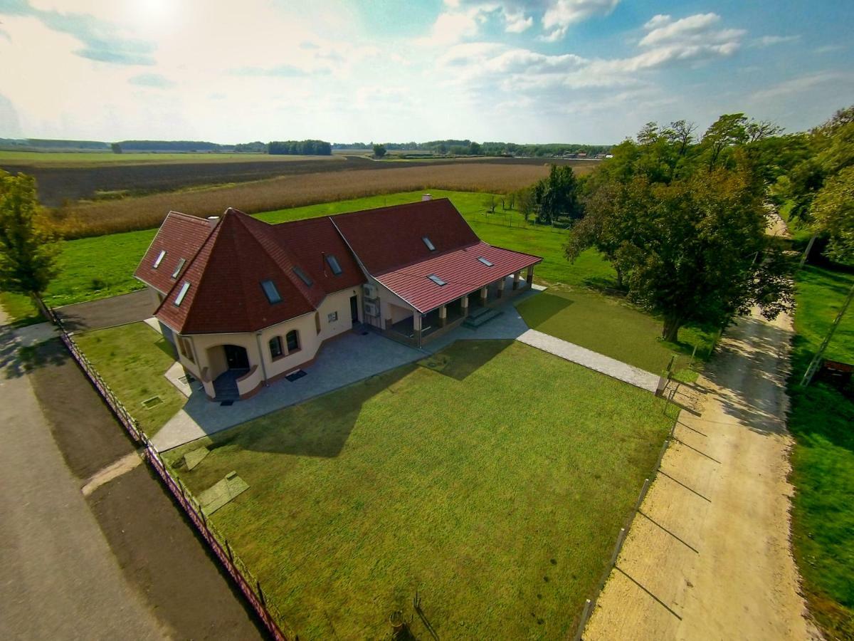 Tiszavilág Pihenőház Hotel Tiszakécske Exterior foto